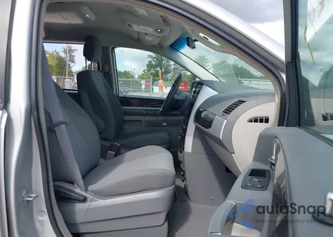 2010 Dodge Grand Caravan Sxt from USA, damaged, VIN 2D4RN5D17AR302355